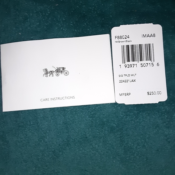 🦋 Coach trifold wallet - Picture 3 of 6